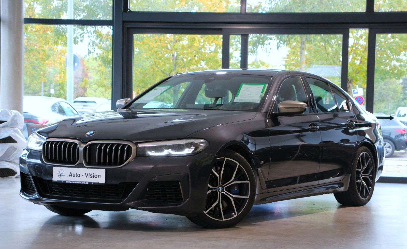 2022 BMW 550
