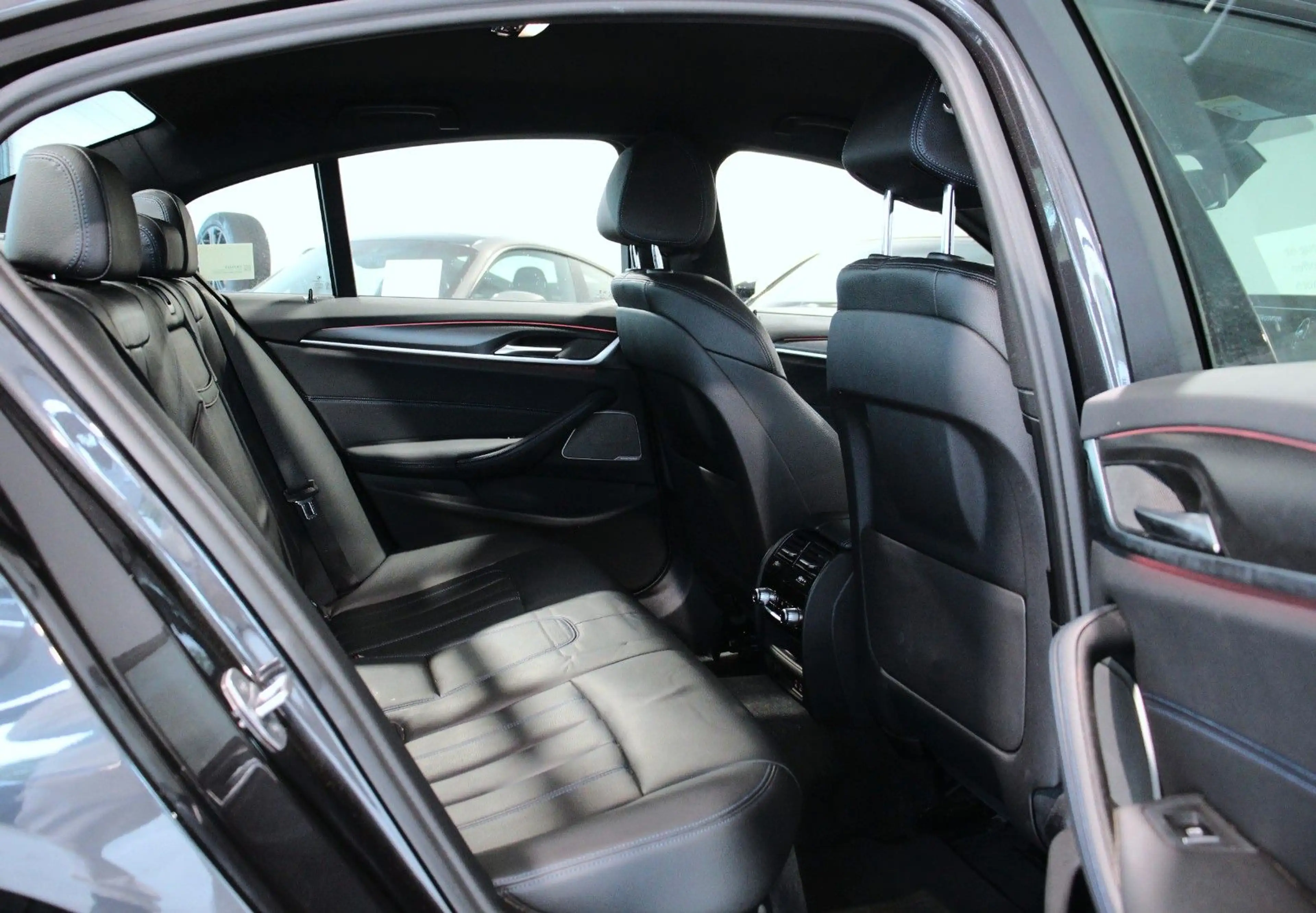 BMW 550 i xDrive (G30) M Shadow Line *ALED*H&K Sound — photo 12