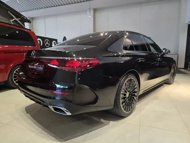 Mercedes-Benz E-Class view 7