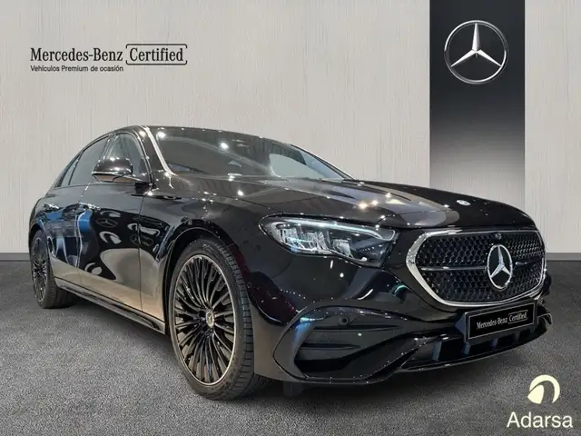 Mercedes-Benz E-Class view 3