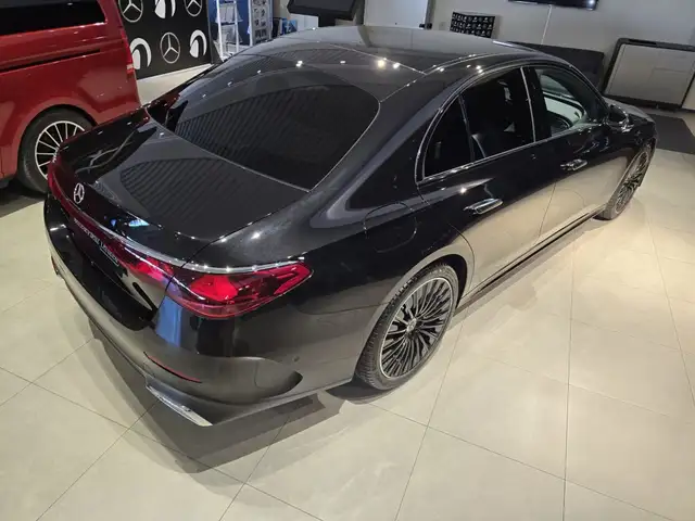 Mercedes-Benz E-Class view 14