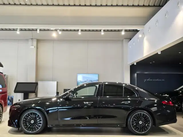 Mercedes-Benz E-Class view 13