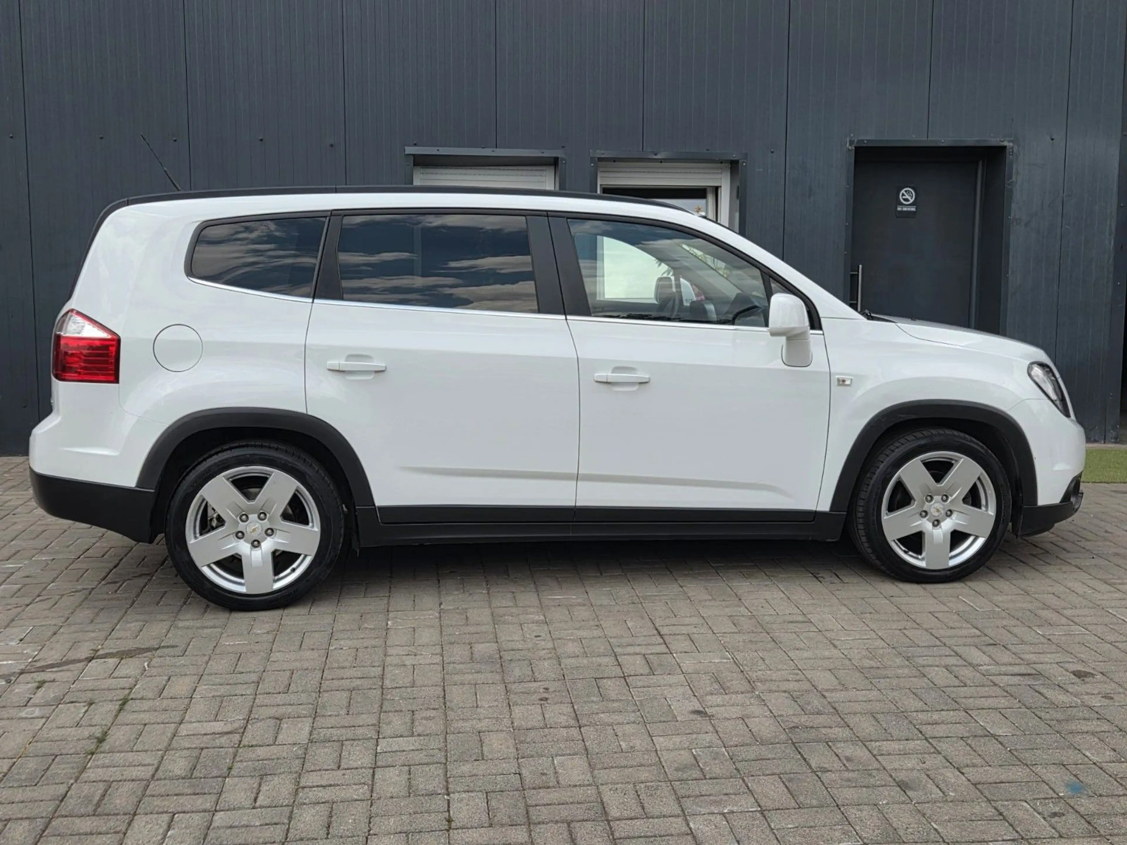 Chevrolet Orlando LTZ 2.0 LDT/TEMPOM/KLIMAATM/NAVI/AUTOMAT — photo 4