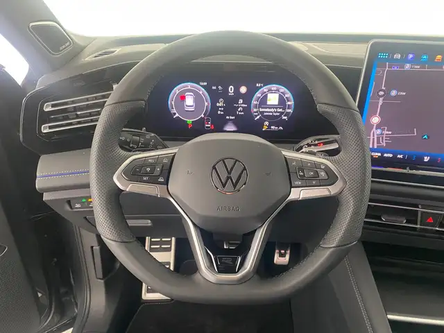 Volkswagen Tiguan view 13