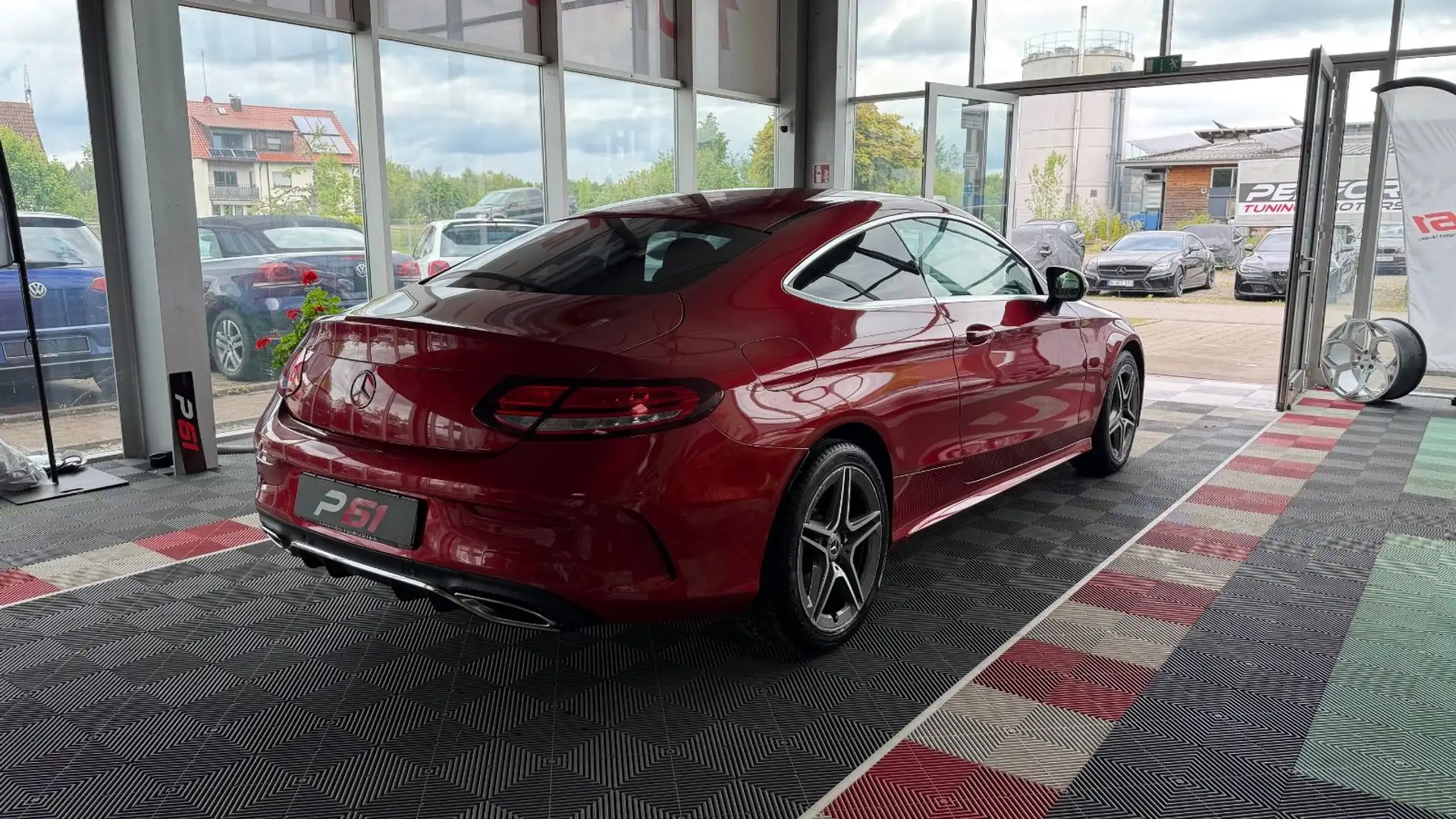 Mercedes-Benz C 180 Coupe / Kamera/ AMG Paket/ Rojo - 2