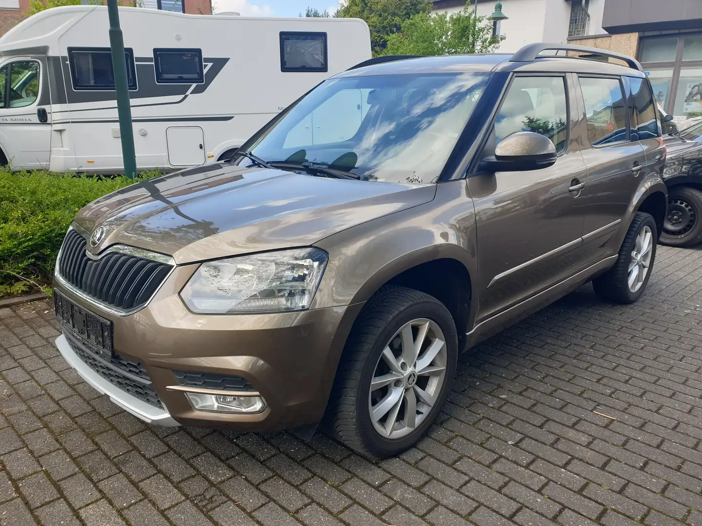 Skoda Yeti Ambition Plus Edition/Navi/Klima/PDC/Standheizung Bronce - 1