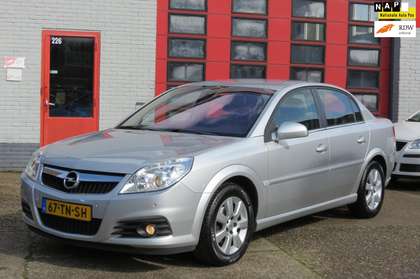 Opel Vectra 1.8-16V Cosmo. AUTOMAAT . 101.000 KM !!