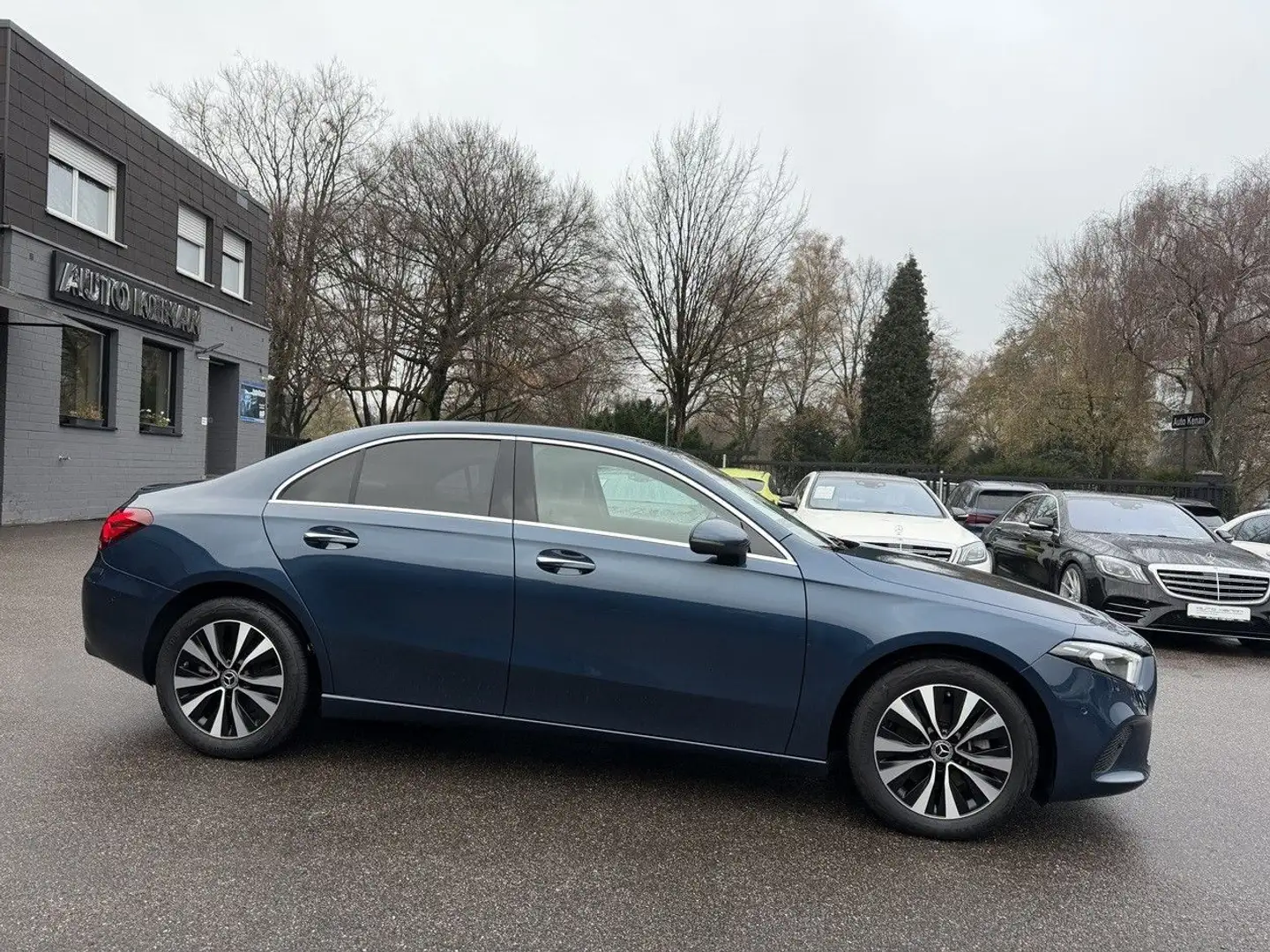 Mercedes-Benz A 200 Lim Progressive 1Hd/DTR/MBUX/Leder/360/DAB Blau - 2