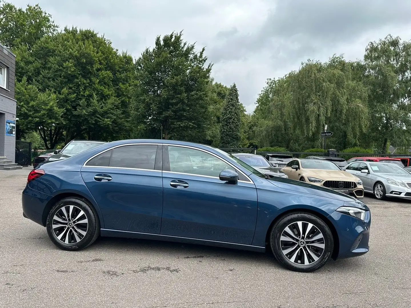 Mercedes-Benz A 200 Lim Progressive 1Hd/DTR/MBUX/Leder/360/DAB Blau - 2