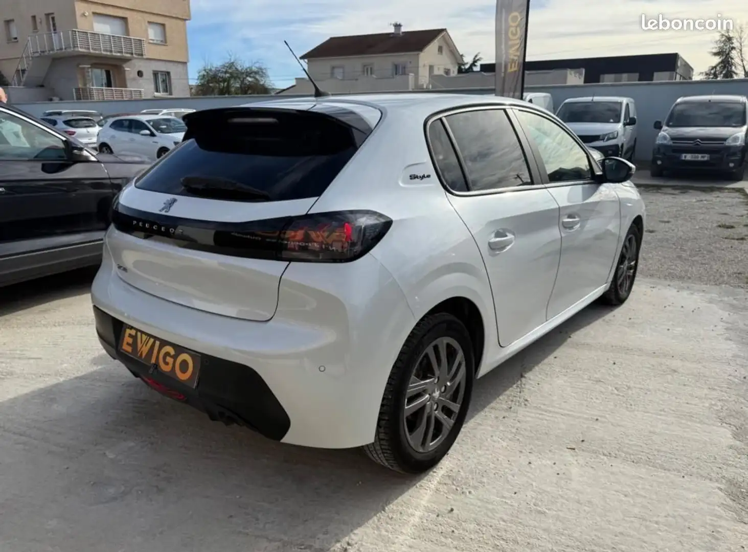 Peugeot 208 1.5 BLUEHDI 100 ch STYLE BLANC NACRE Blanc - 2