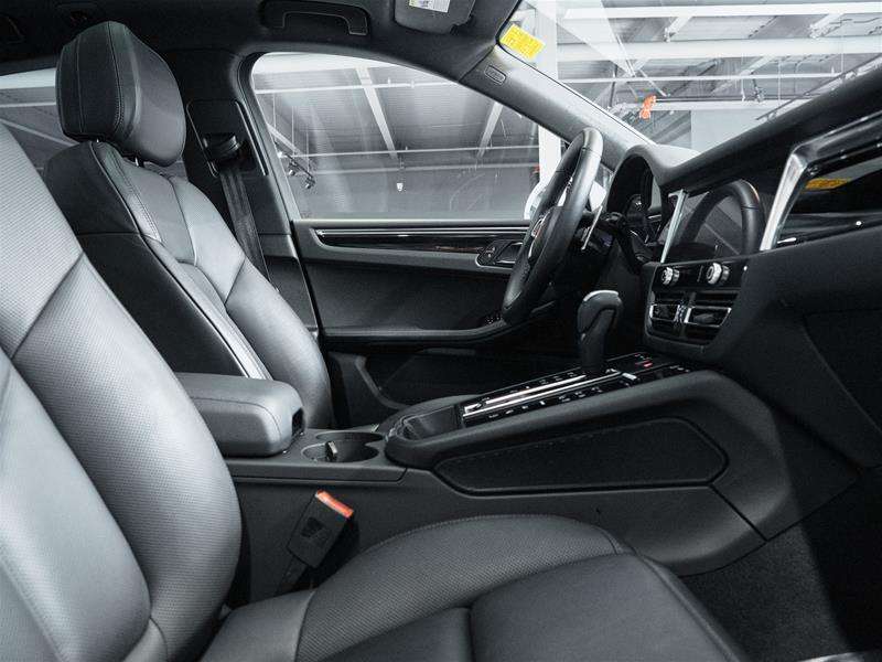 2023 Porsche Macan S thumb 21