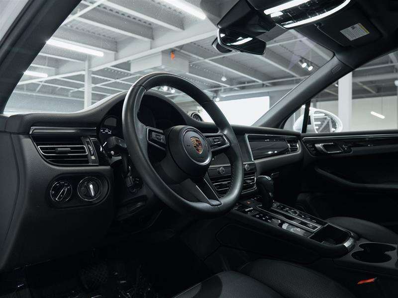 2023 Porsche Macan S thumb 17