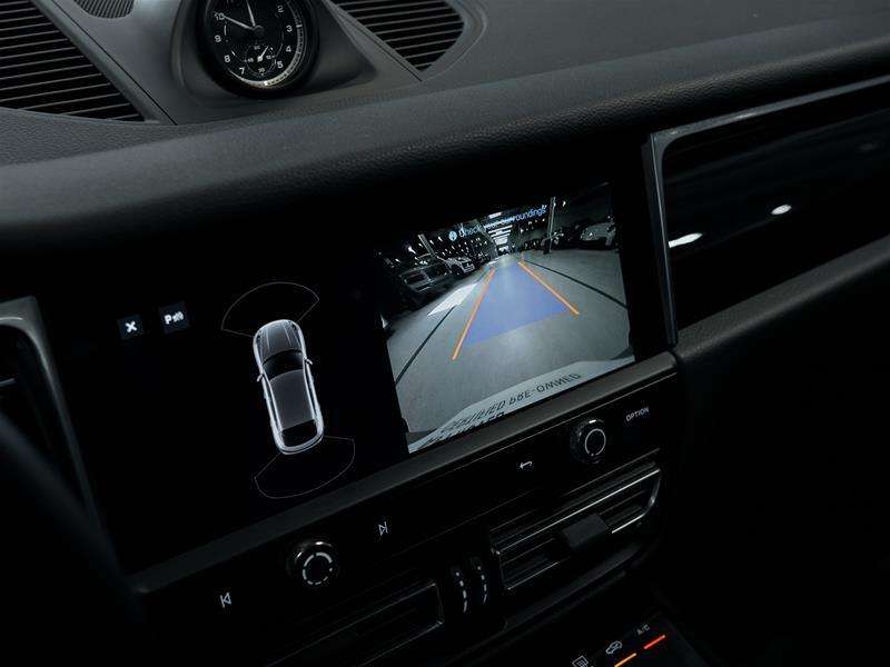 2023 Porsche Macan S thumb 35