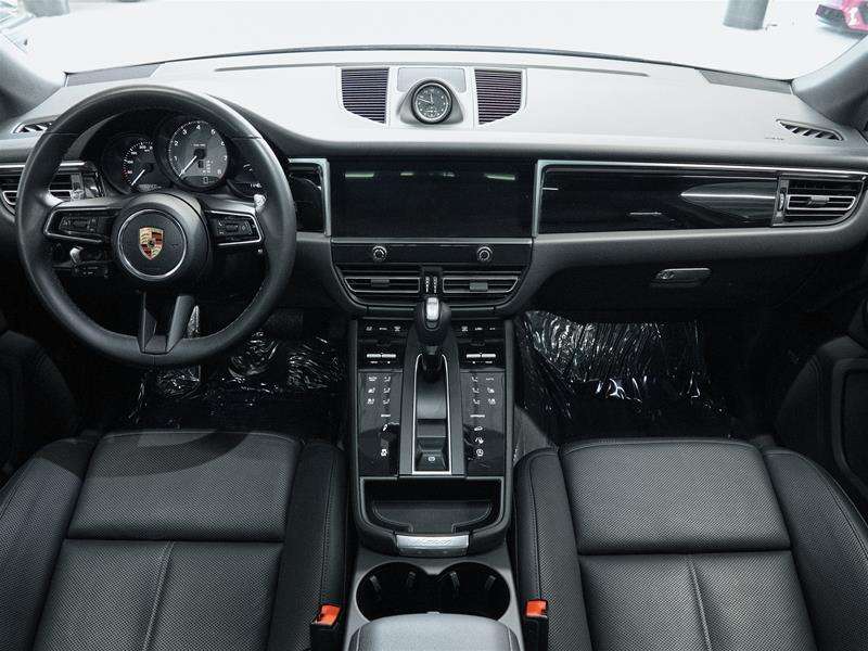 2023 Porsche Macan S thumb 25