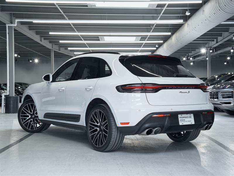 2023 Porsche Macan S alt 3