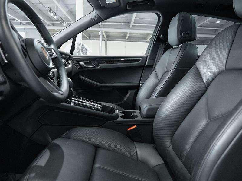 2023 Porsche Macan S thumb 18