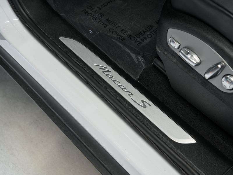 2023 Porsche Macan S thumb 29