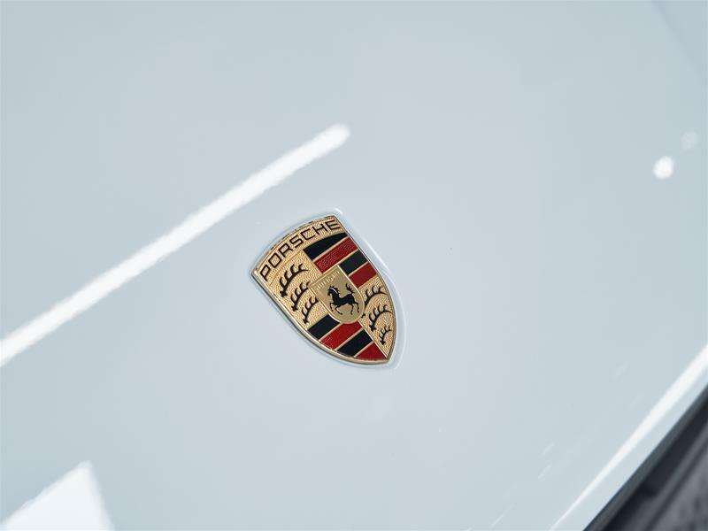 2023 Porsche Macan S thumb 9