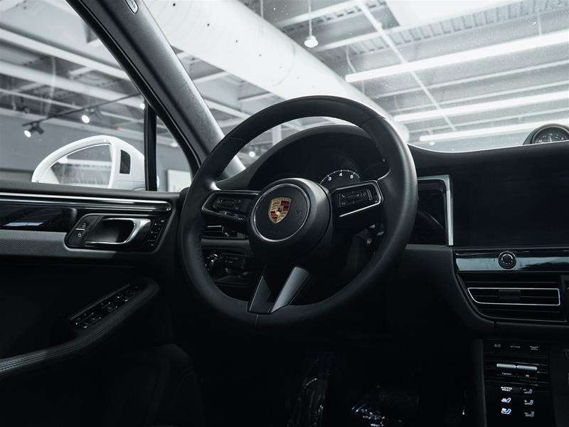 2023 Porsche Macan S thumb 40