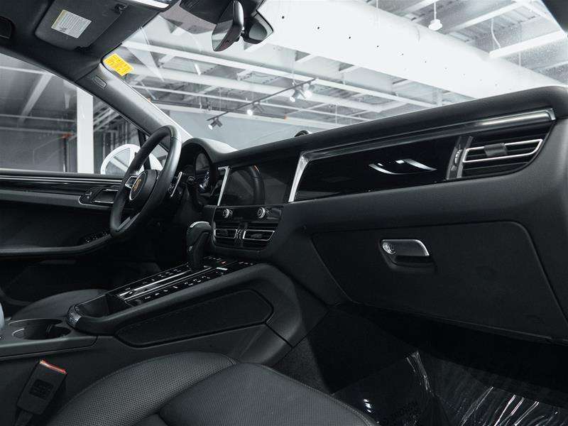 2023 Porsche Macan S thumb 20