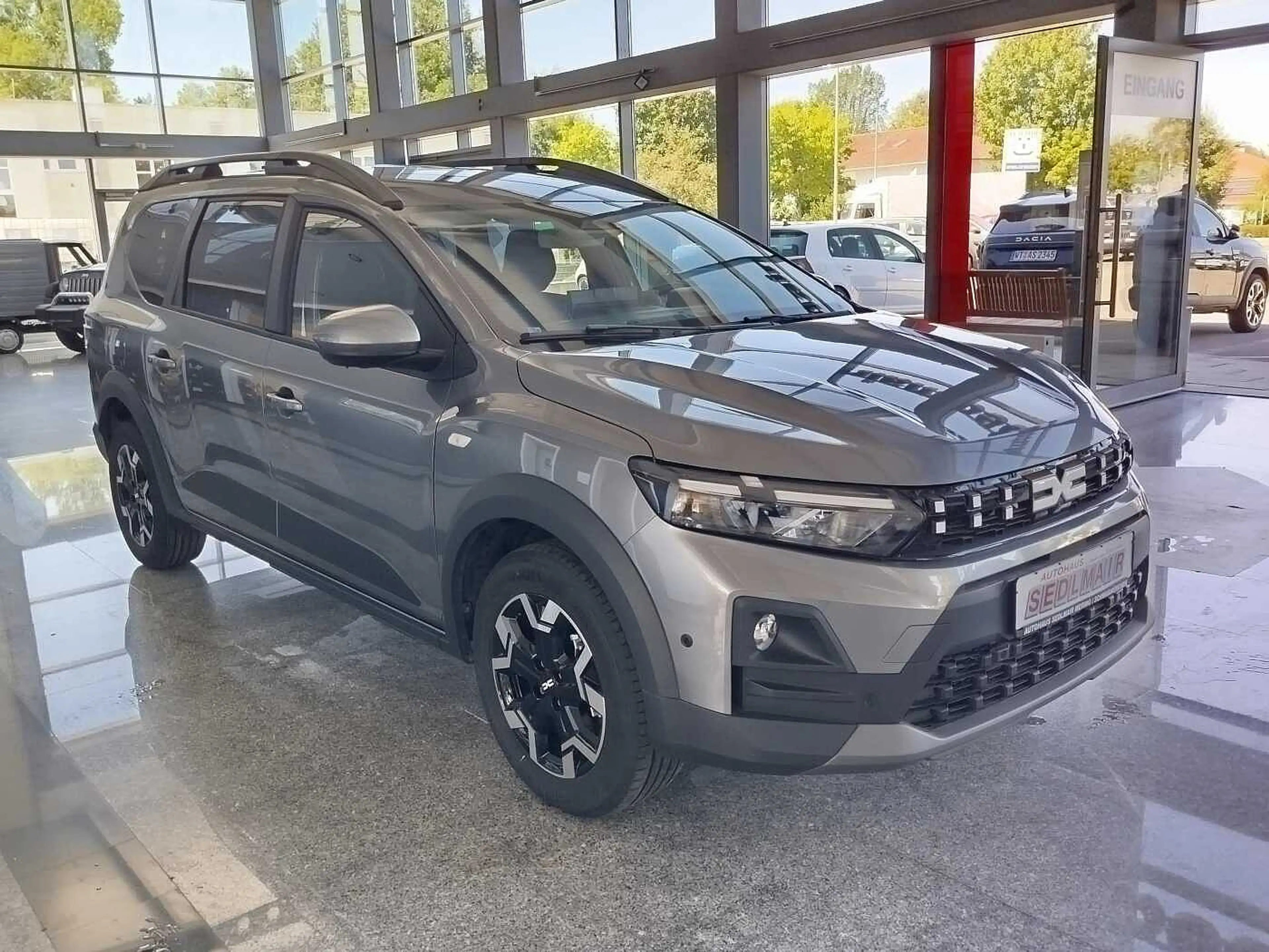 Dacia Jogger Journey 1.8 Hybrid 155 5-Sitzer Vollausstattung — photo 6
