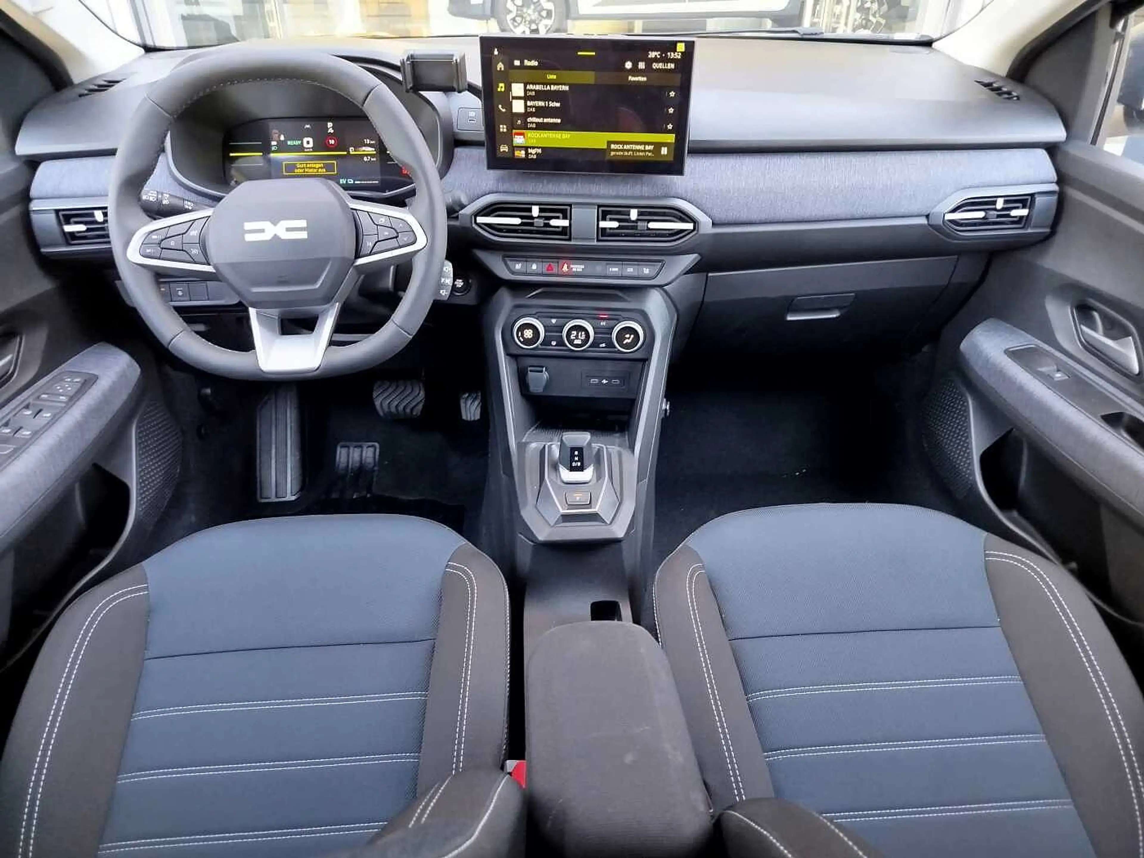 Dacia Jogger Journey 1.8 Hybrid 155 5-Sitzer Vollausstattung — photo 14