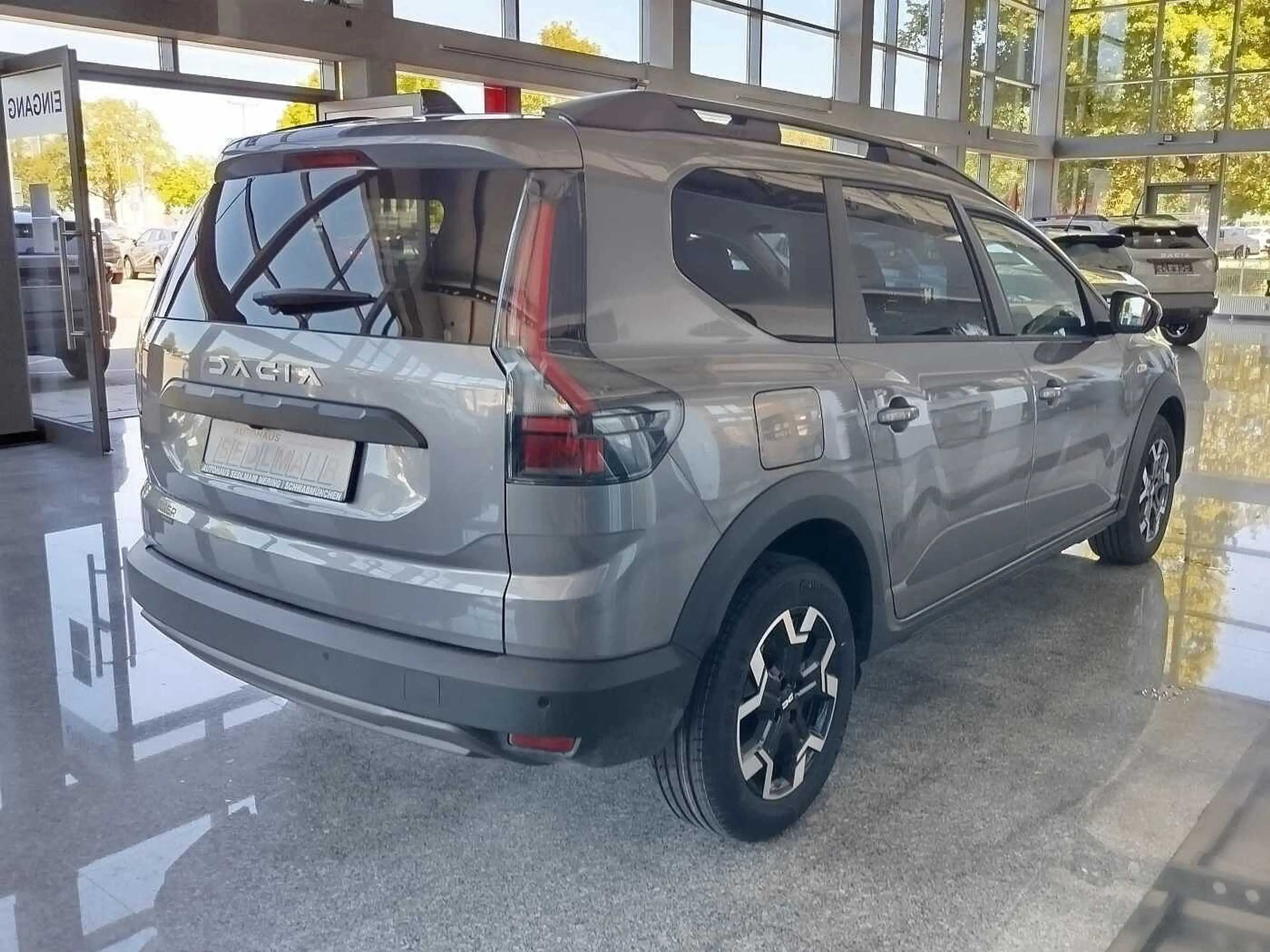 Dacia Jogger Journey 1.8 Hybrid 155 5-Sitzer Vollausstattung — photo 4
