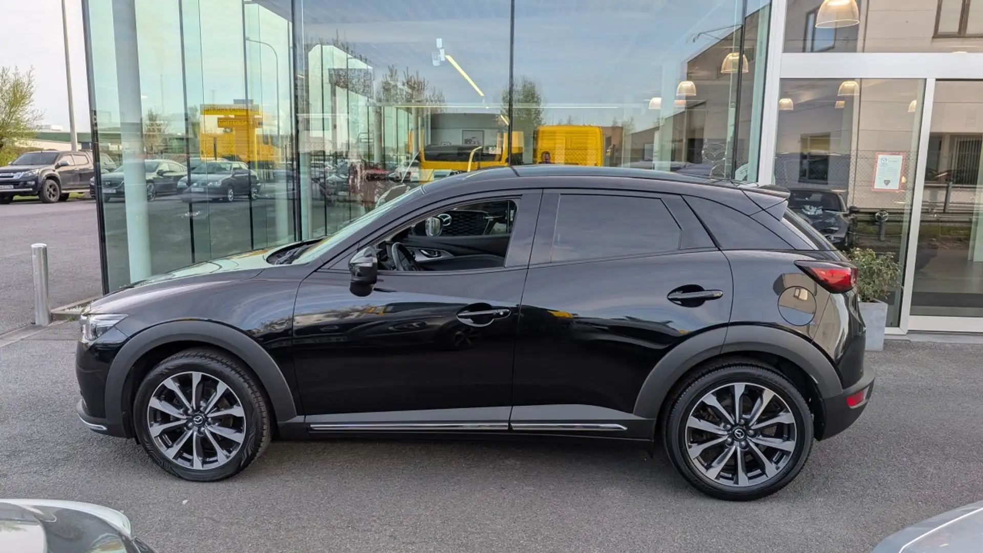 Mazda CX-3 Hakoné 121pk Schwarz - 2