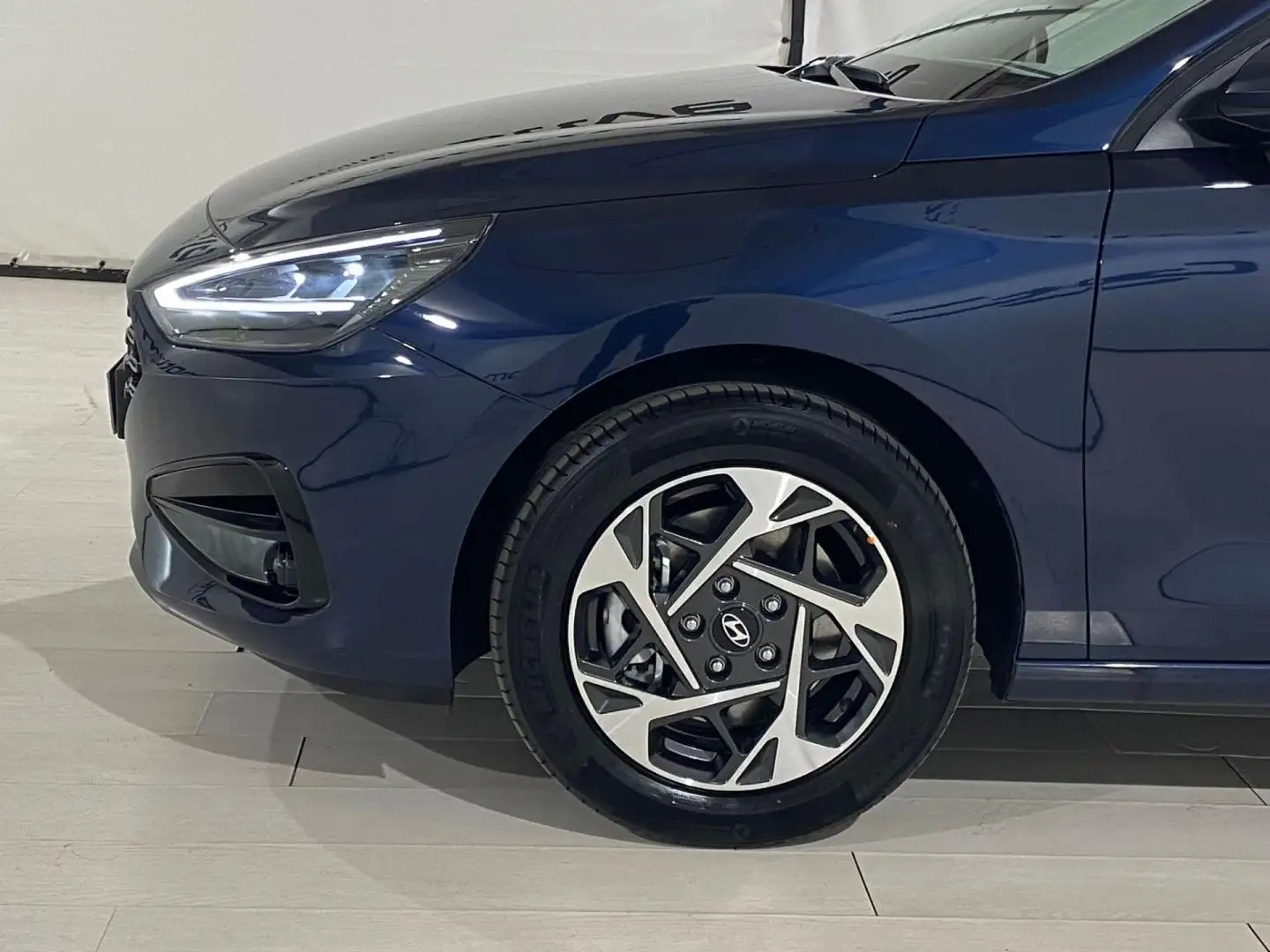 Hyundai i30 1.5 GASOLINA 96CV KLASS Azul - 2