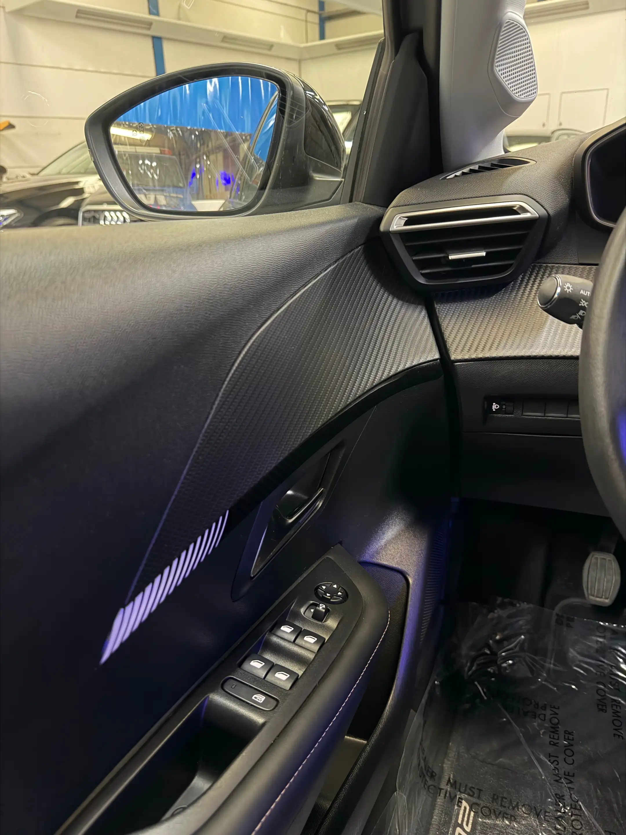 Peugeot 208 208 1.2i PureTech 100 — photo 14