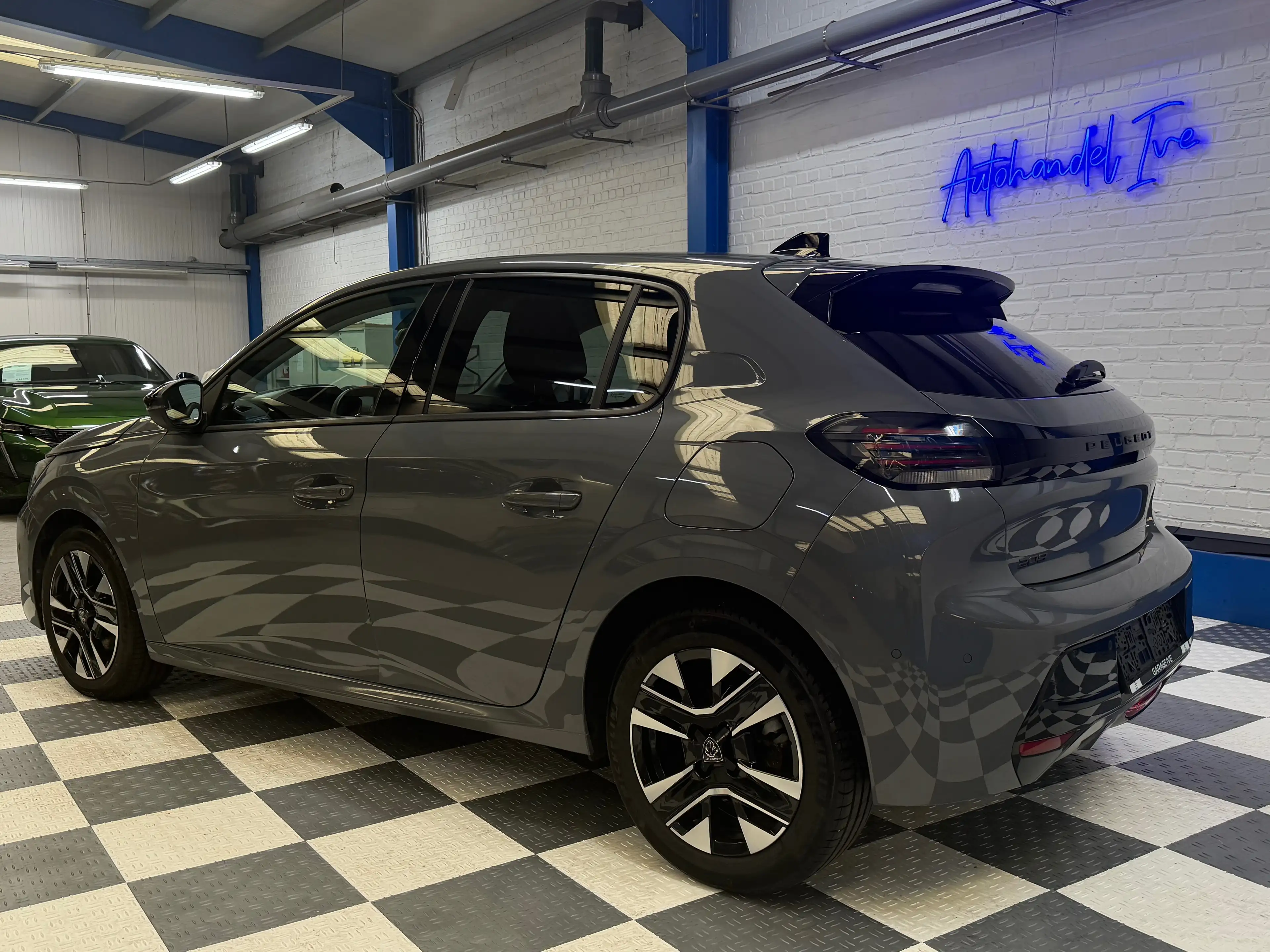 Peugeot 208 208 1.2i PureTech 100 — photo 6