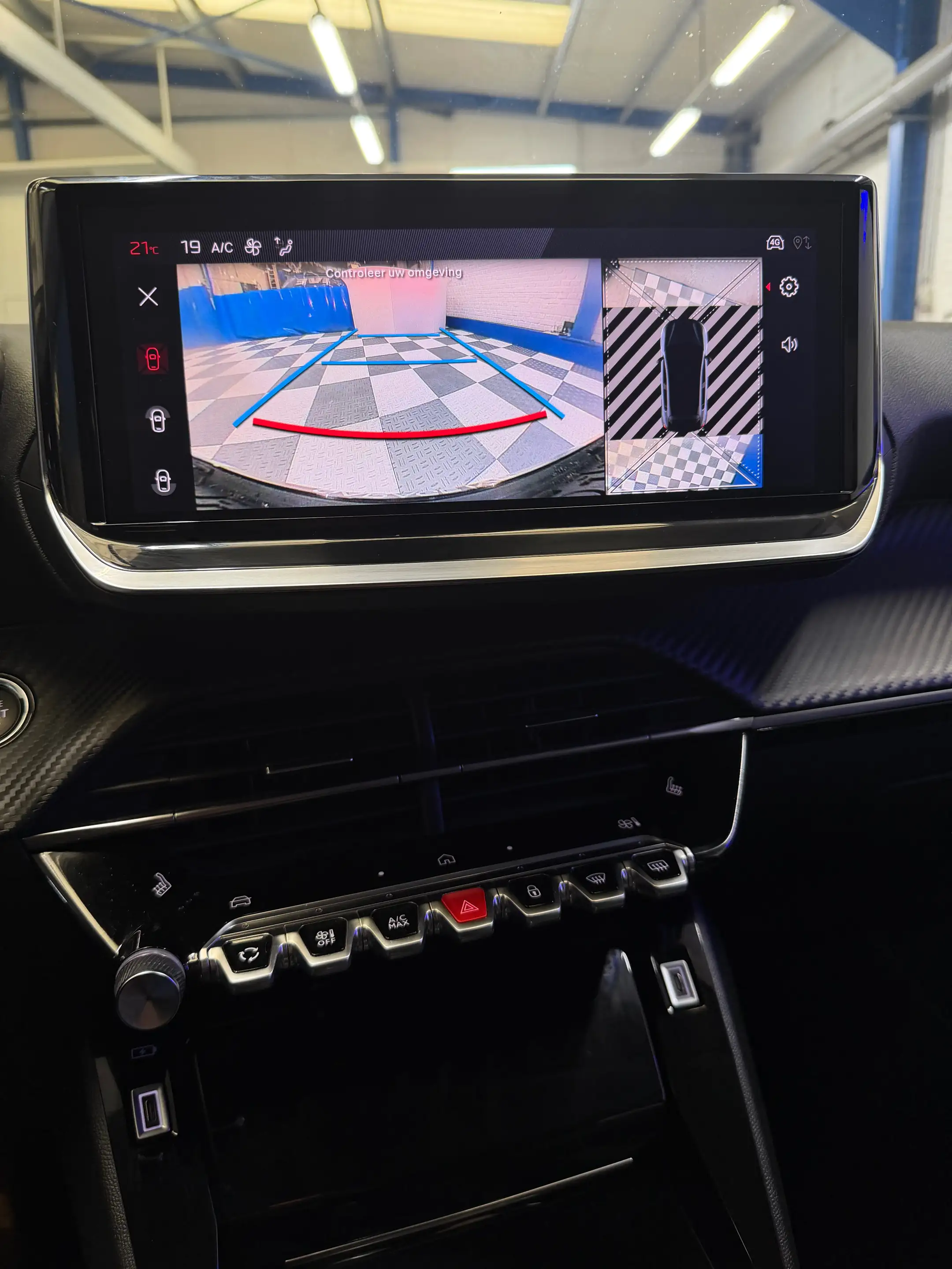 Peugeot 208 208 1.2i PureTech 100 — photo 10