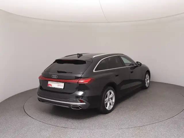 Audi A5 view 4