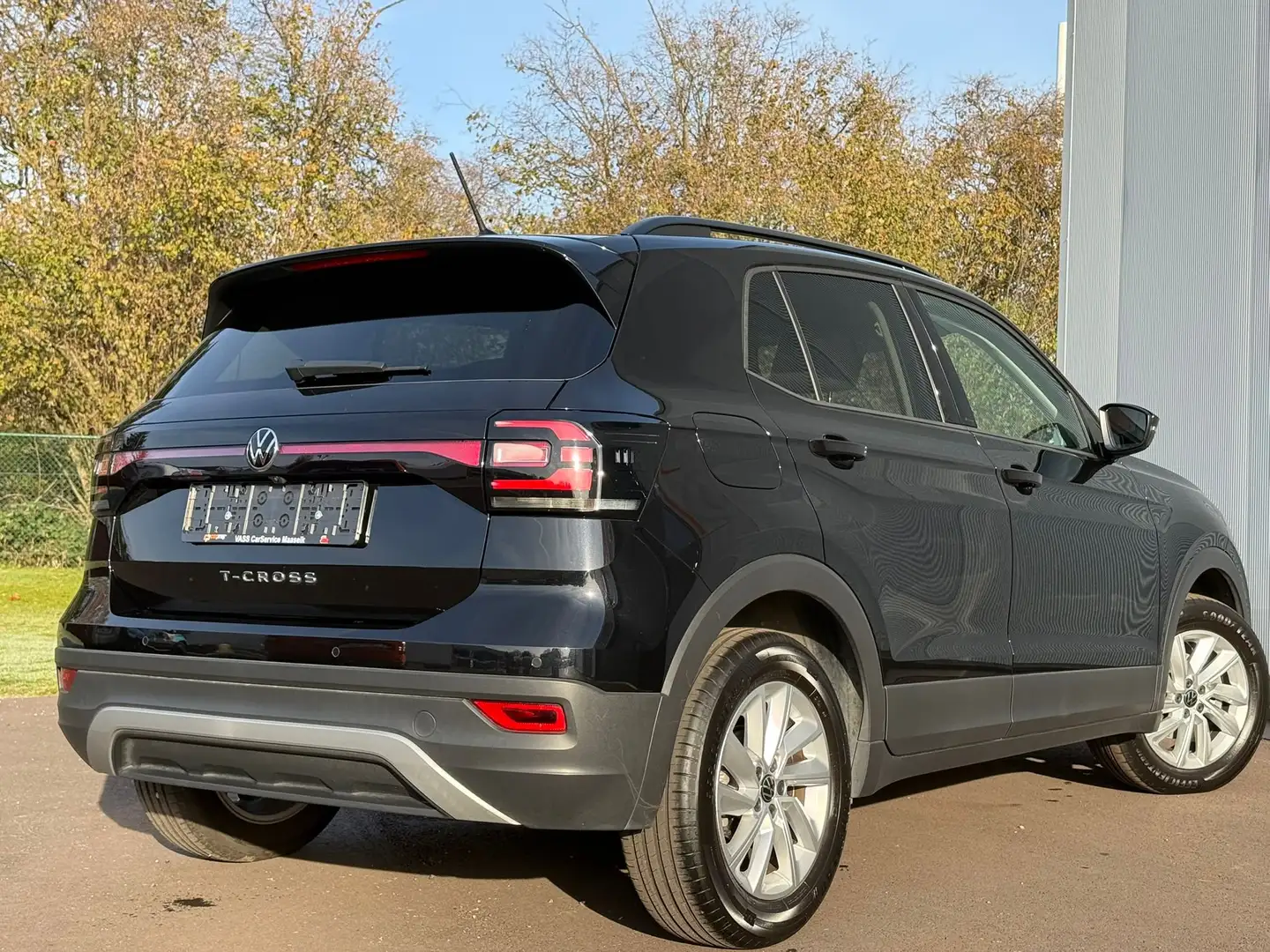 Volkswagen T-Cross 1.0 TSI DSG Zwart - 2