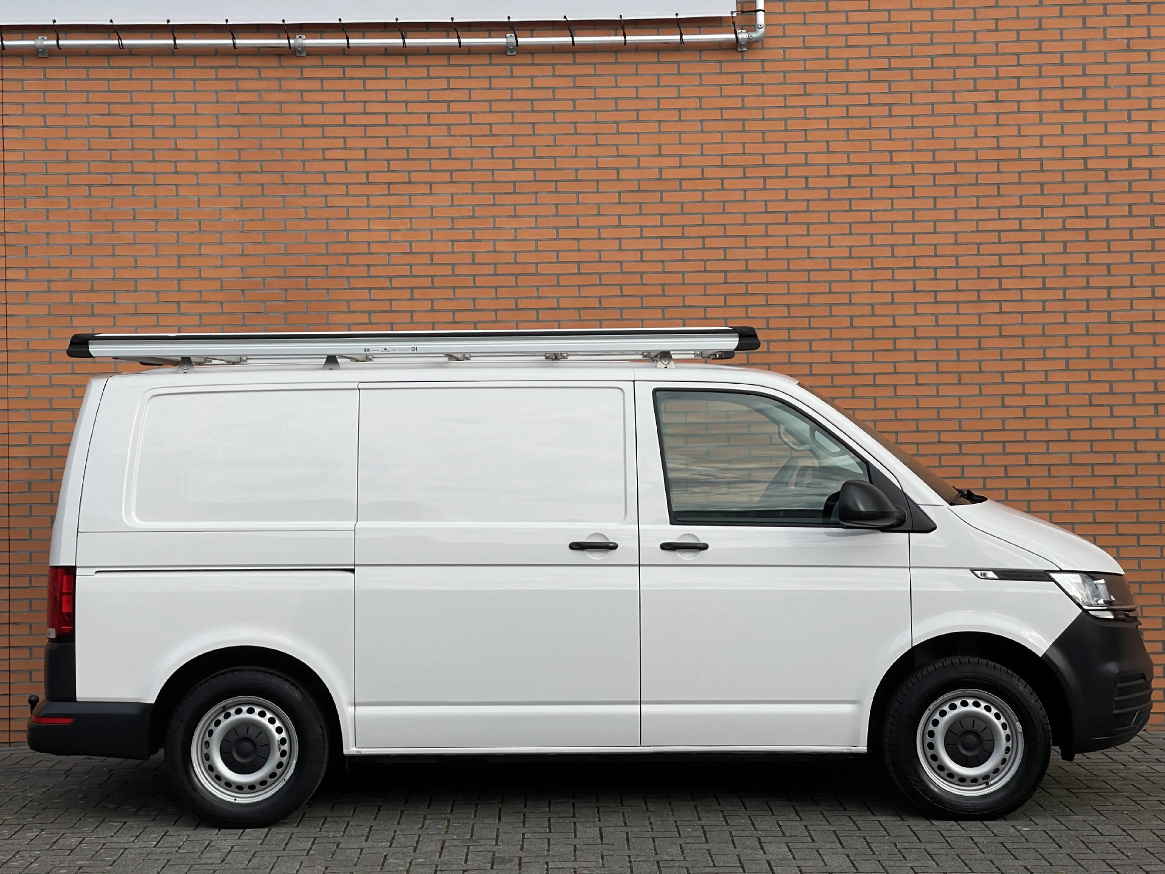 Volkswagen T6.1 Transporter 2.0 TDI L1H1 28 | Trekhaak | Airconditioning | Blu — photo 4