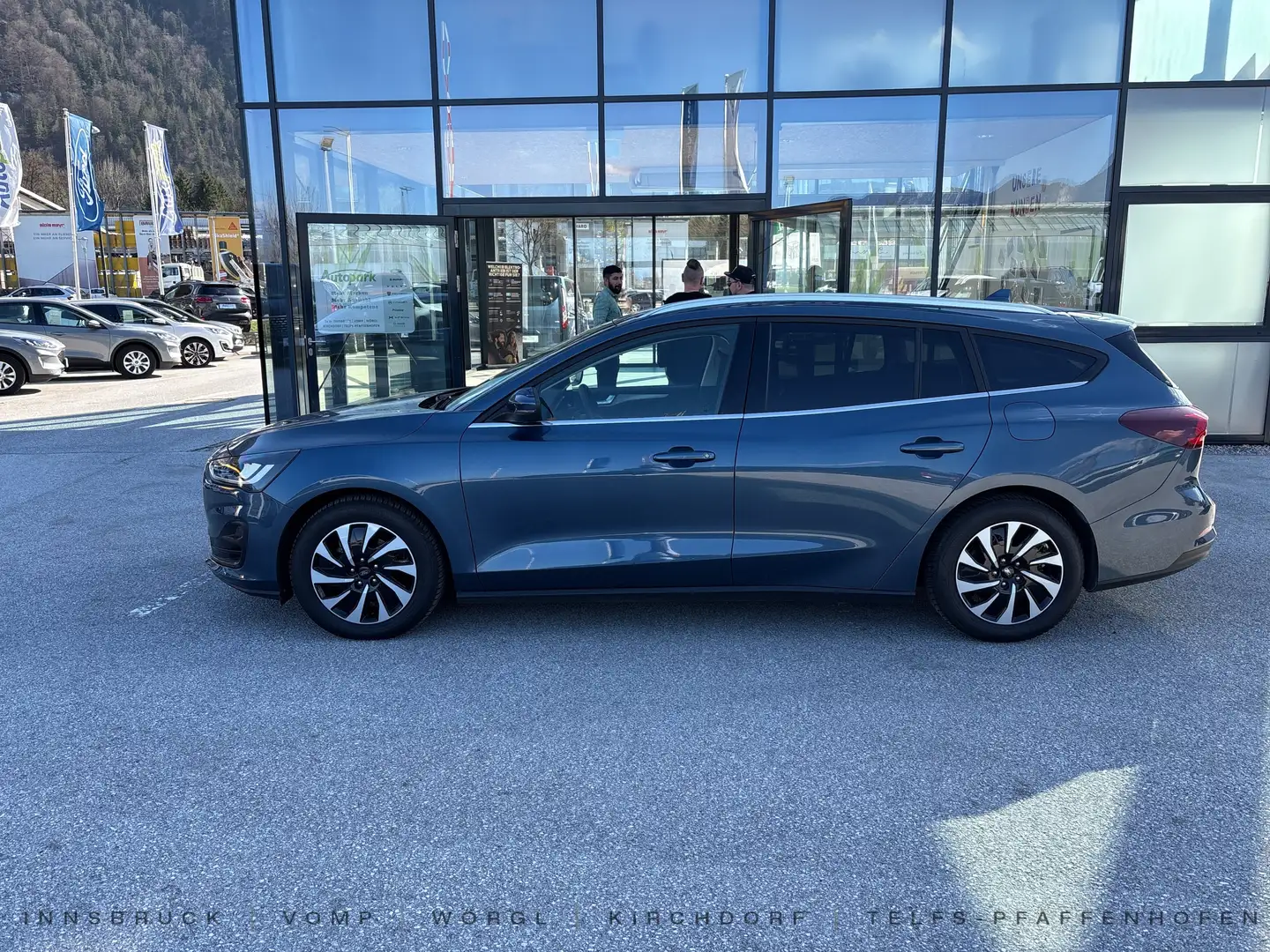 Ford Focus 1,5 EcoBlue Titanium X Turnier Auto Blau - 2