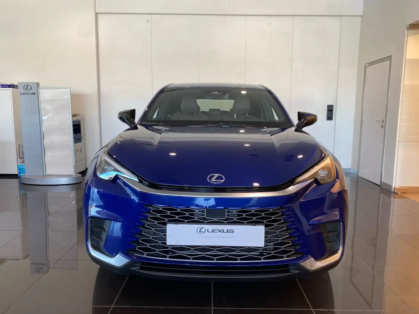 Lexus LBX Elegant+ Amarillo - 2