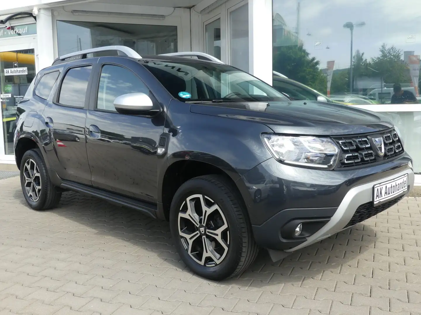 Dacia Duster II Prestige SHZ. Nav.Kamera Grau - 2