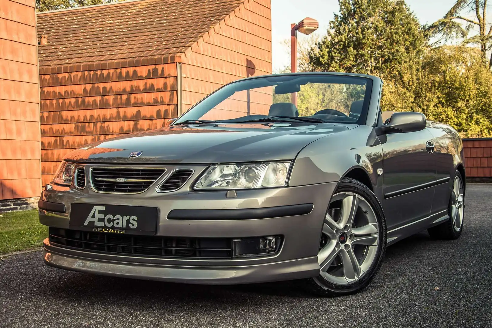 Saab 9-3 CABRIOLET *** 2.8 V6 / AERO / AUTO / LEATHER *** Gris - 1
