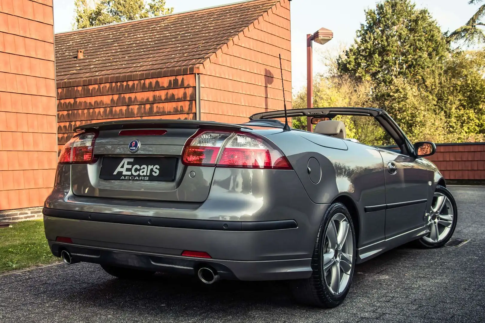 Saab 9-3 CABRIOLET *** 2.8 V6 / AERO / AUTO / LEATHER *** Gris - 2