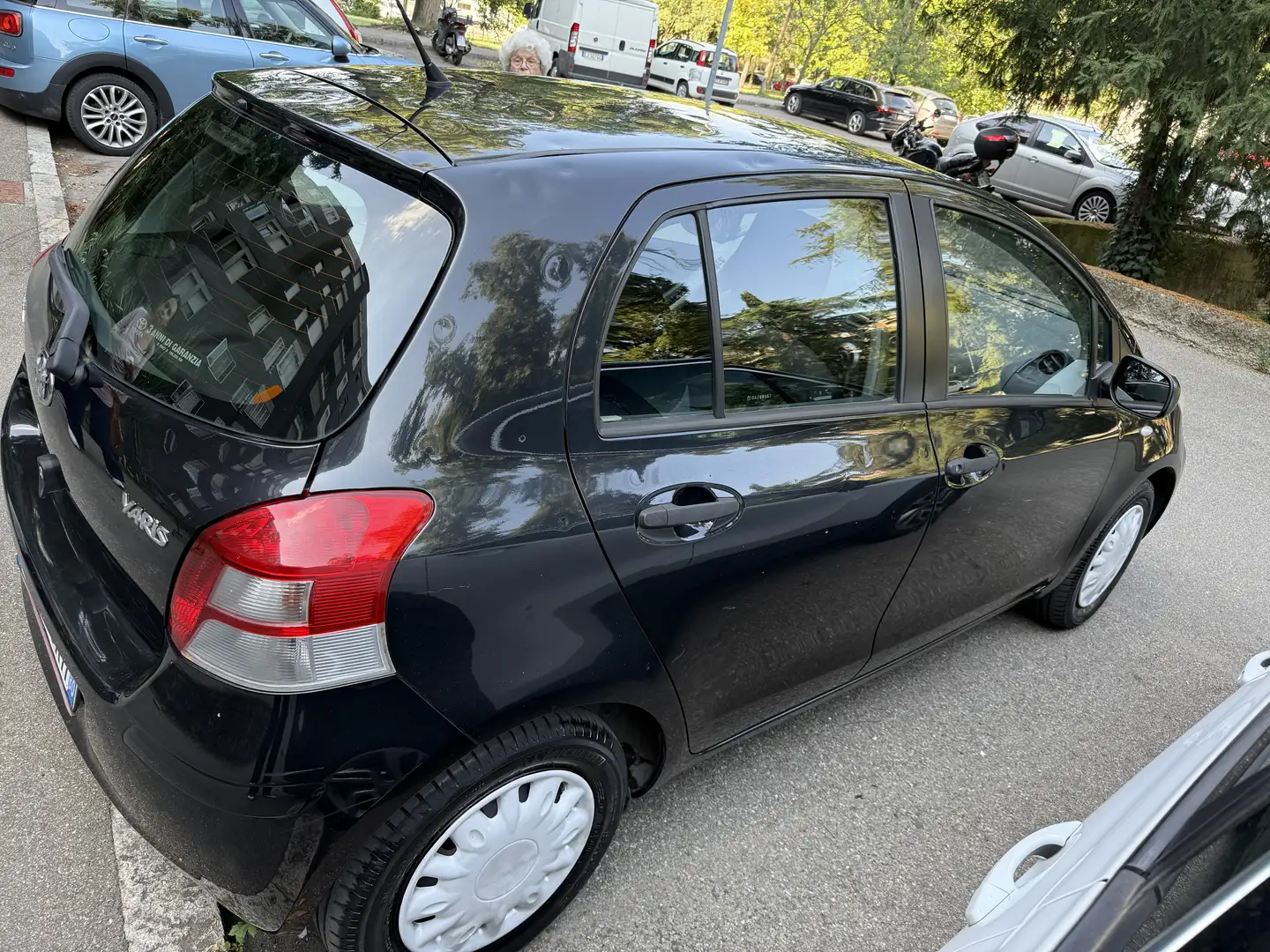 Toyota Yaris 5p 1.0 Expo c/clima - 2