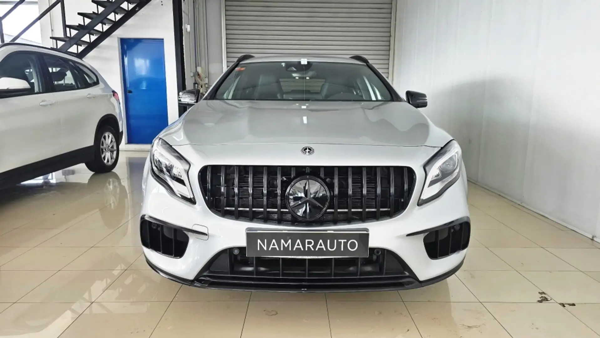 Mercedes-Benz GLA 45 AMG 4Matic 7-DCT Gris - 2