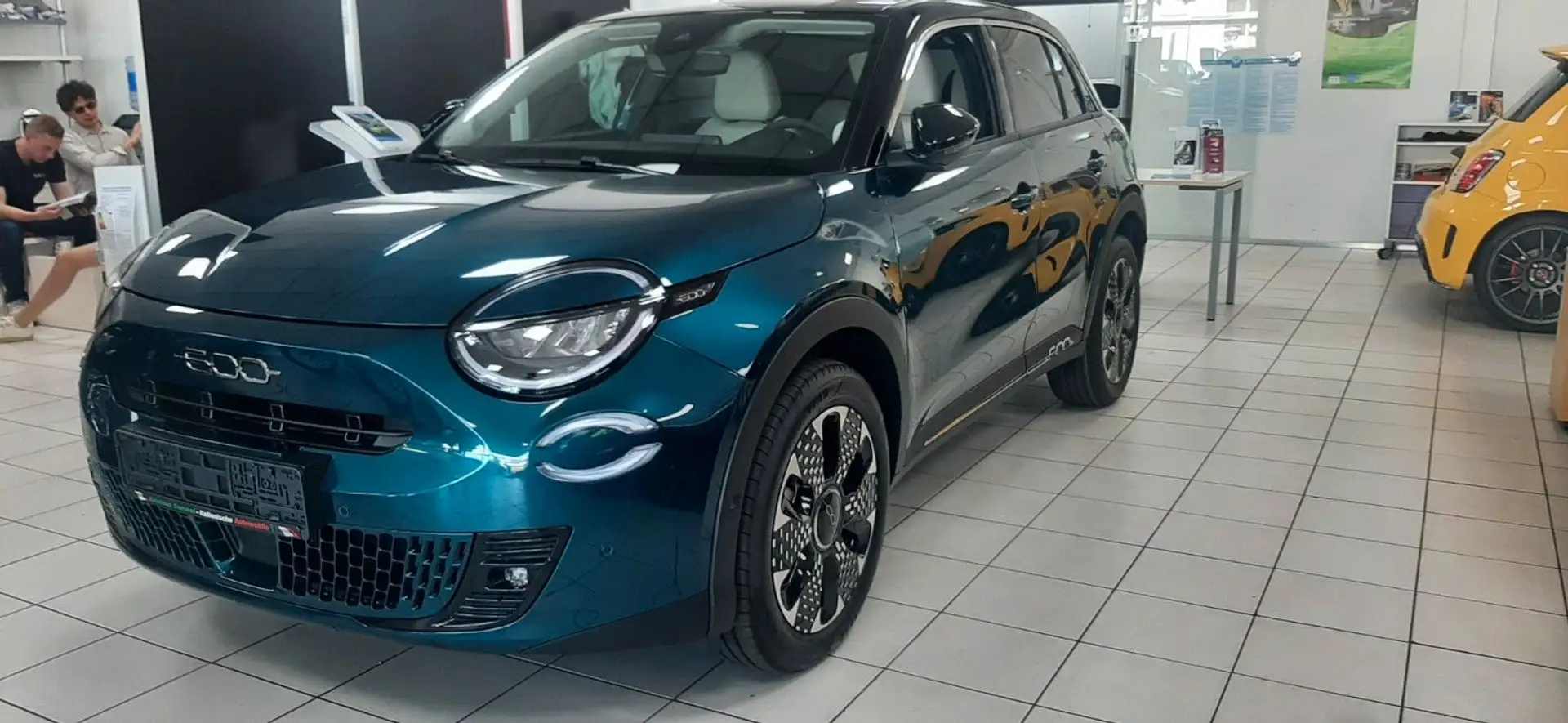 Fiat 600 La Prima Hybrid  145 PS  Bi Colore Vert - 1