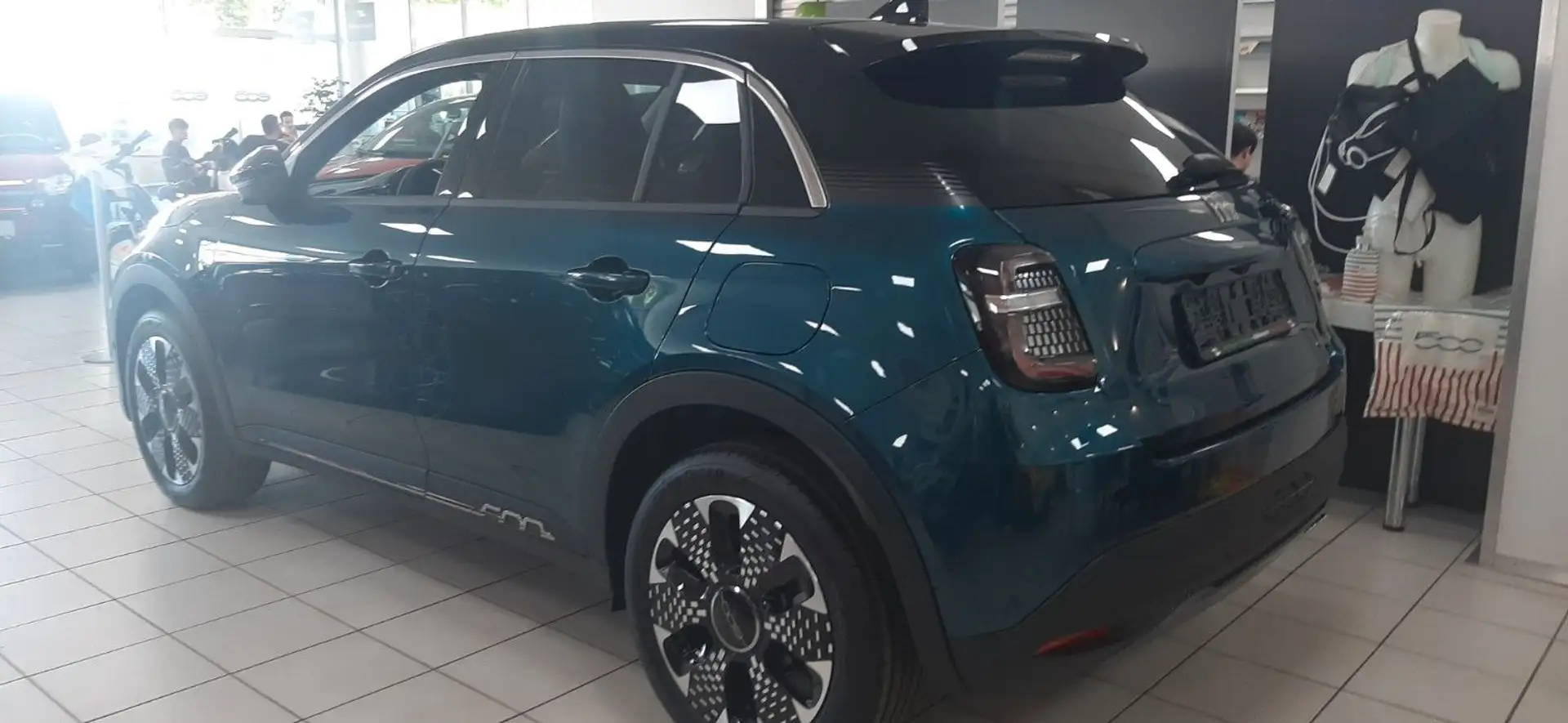 Fiat 600 La Prima Hybrid  145 PS  Bi Colore Vert - 2