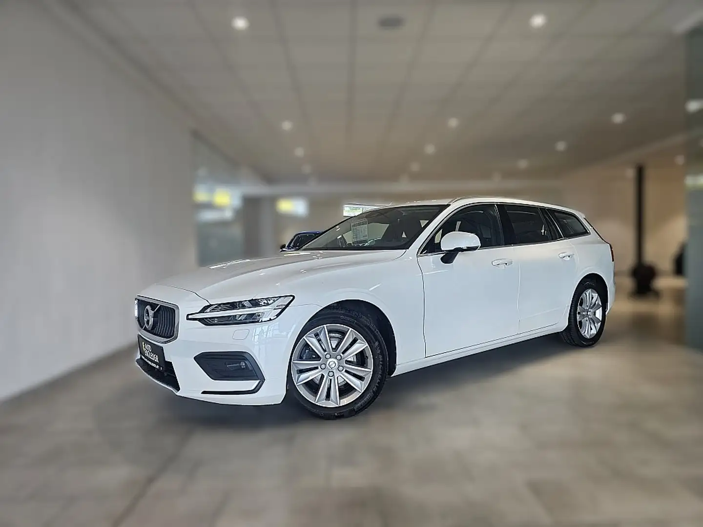 Volvo V60 D3 Momentum Pro Geartronic Weiß - 2