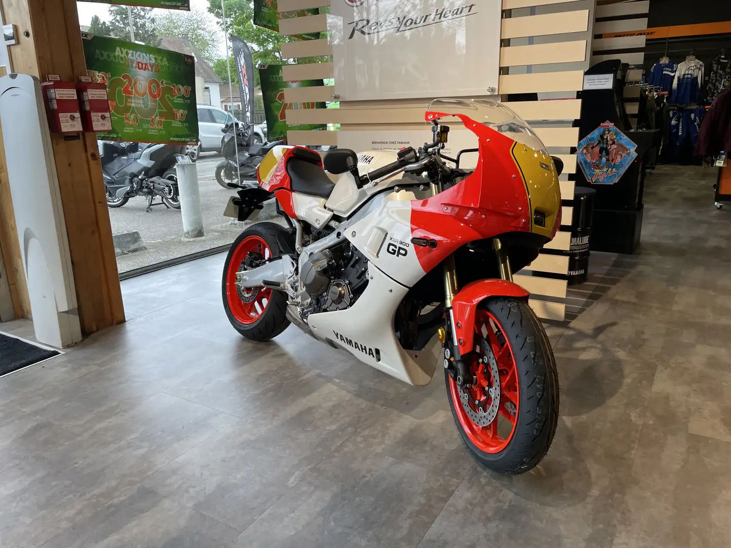 Yamaha XSR 900 Rouge - 2