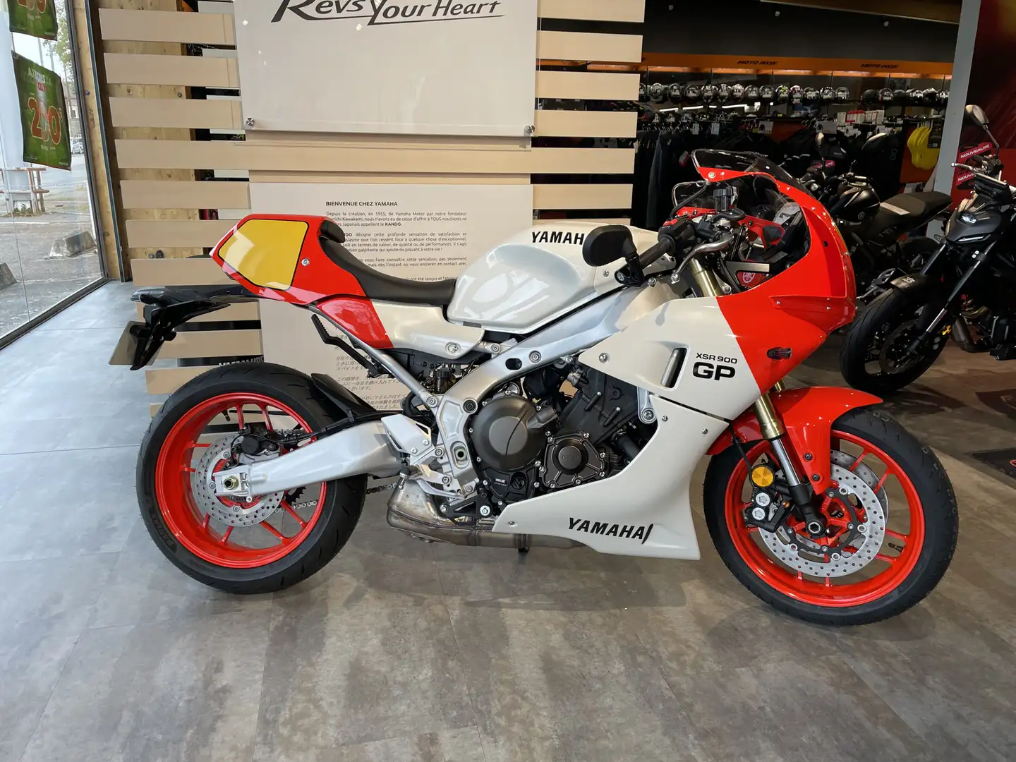 Yamaha XSR 900 Rouge - 1