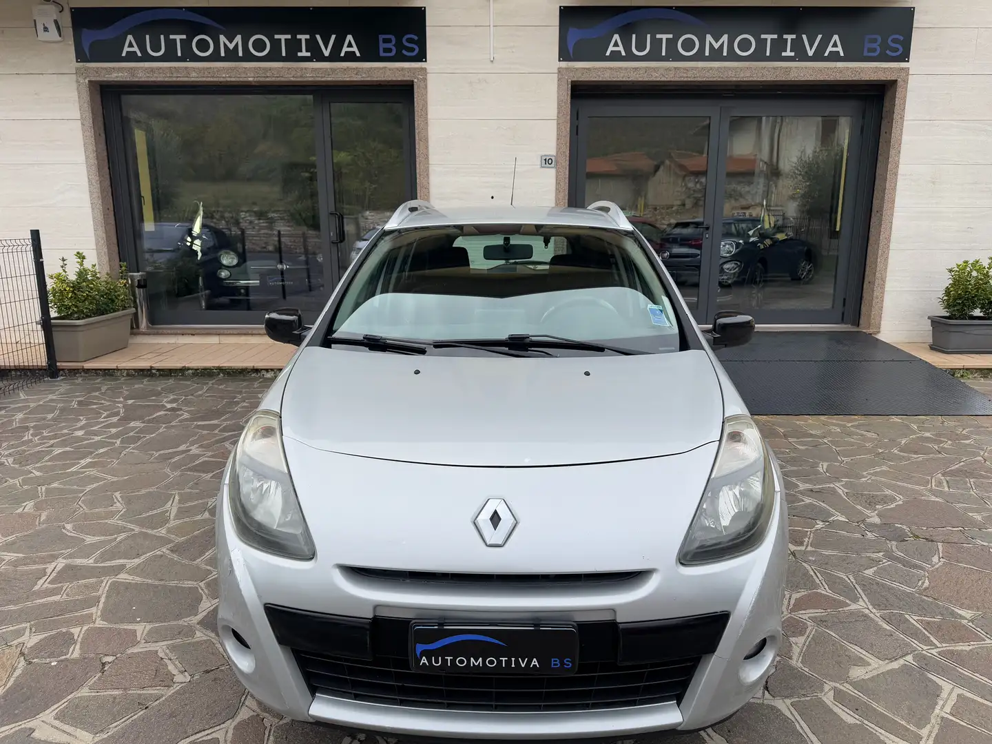 Renault Clio Clio III 2009 Sportour 1.5 dci 20th 85cv Zilver - 2