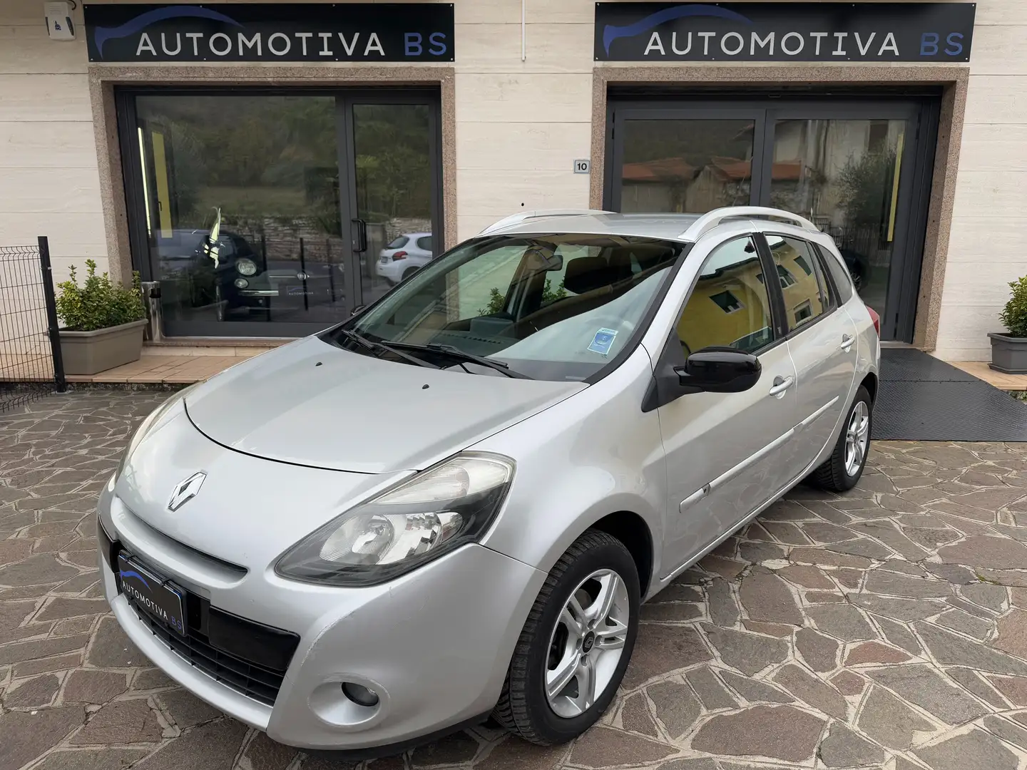 Renault Clio Clio III 2009 Sportour 1.5 dci 20th 85cv Zilver - 1