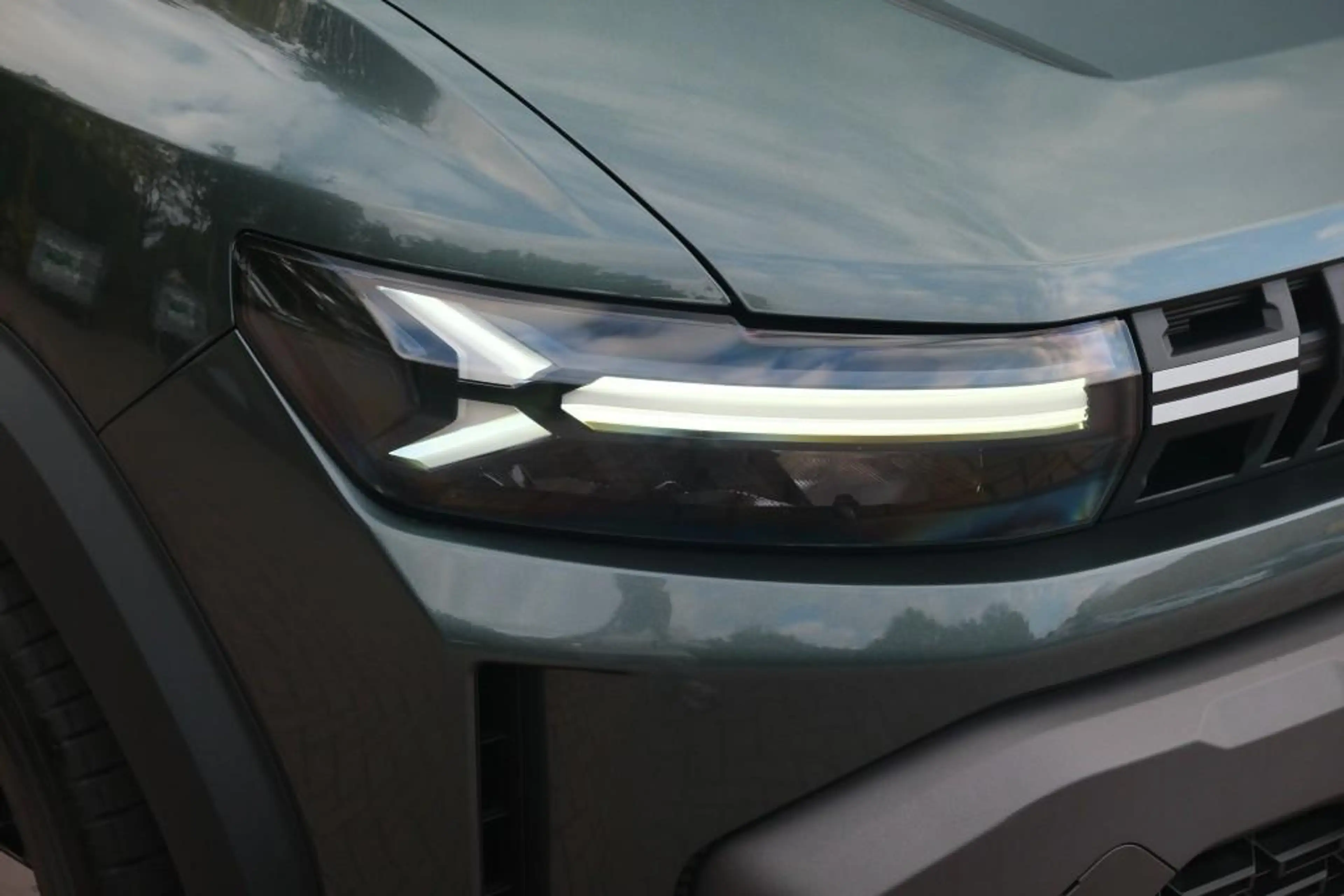 Dacia Duster 1.2 TCe mild hybrid 130pk Extreme - Achteruitrijca — photo 2